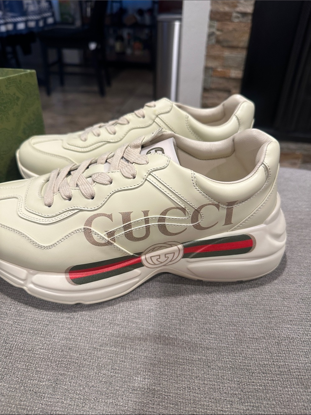 Unisex Cream Sneakers with Green and Red Web Stripe size 40